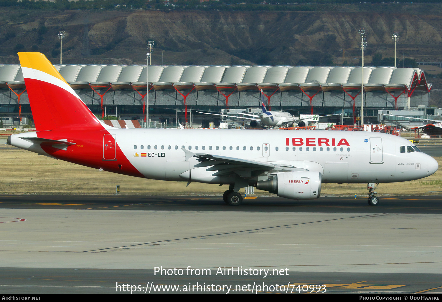 Aircraft Photo of EC-LEI | Airbus A319-111 | Iberia | AirHistory.net #740993