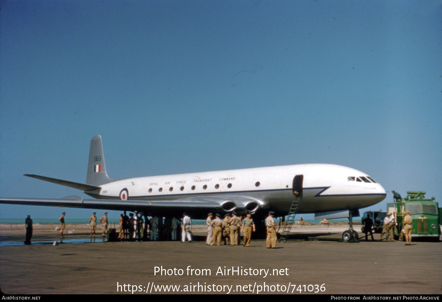 Aircraft Photo of XK669 | De Havilland D.H. 106 Comet C.2 | UK - Air Force | AirHistory.net #741036