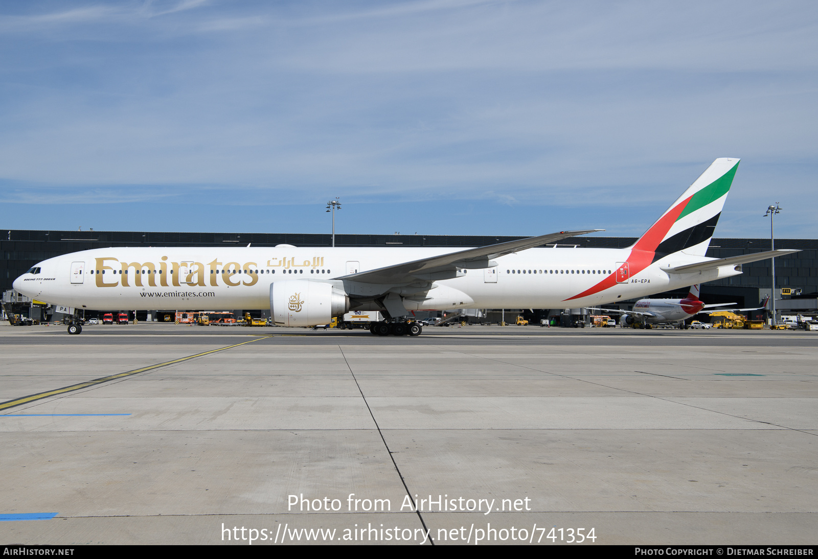 Aircraft Photo of A6-EPA | Boeing 777-31H/ER | Emirates | AirHistory.net #741354