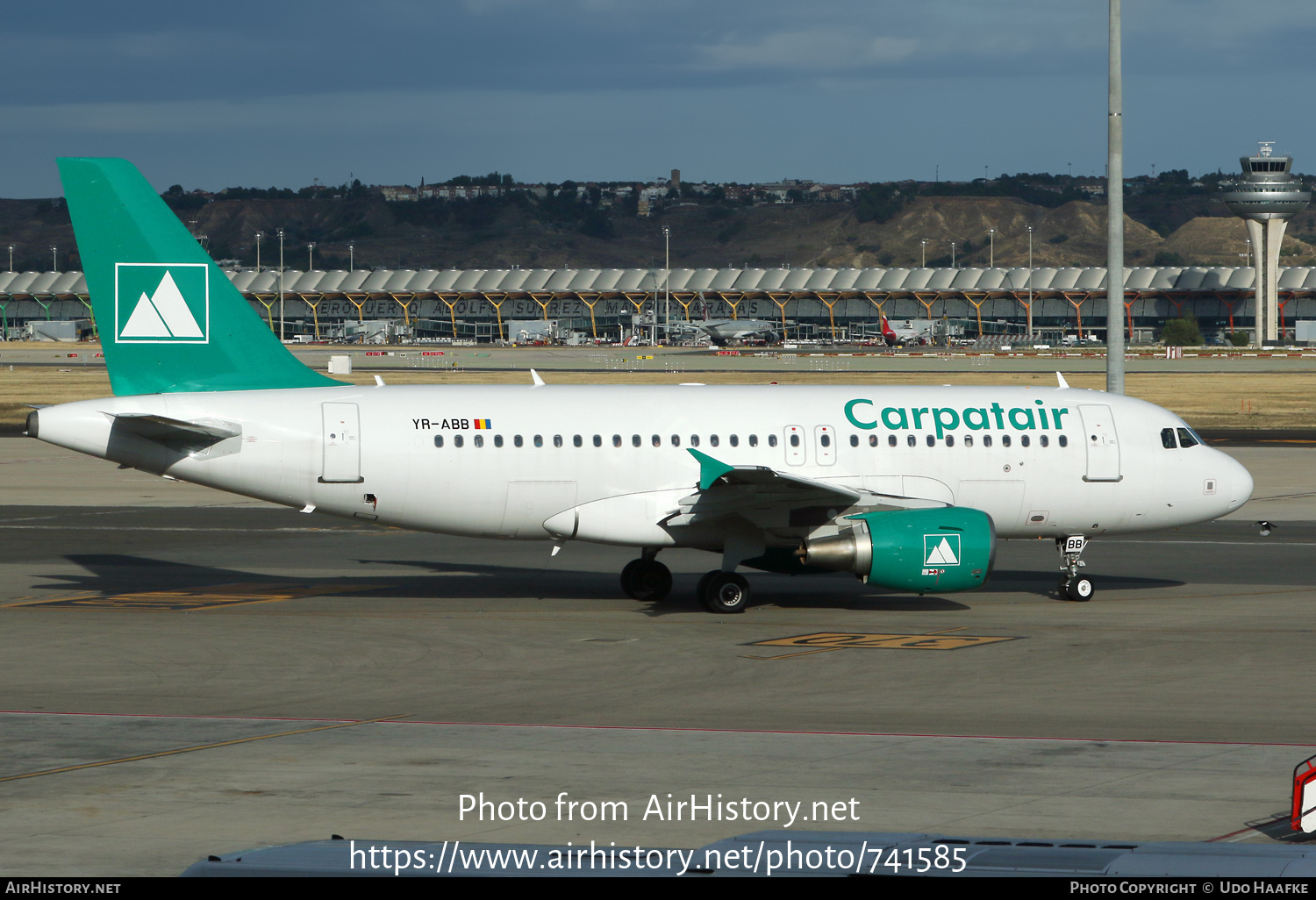 Aircraft Photo of YR-ABB | Airbus A319-112 | Carpatair | AirHistory.net #741585