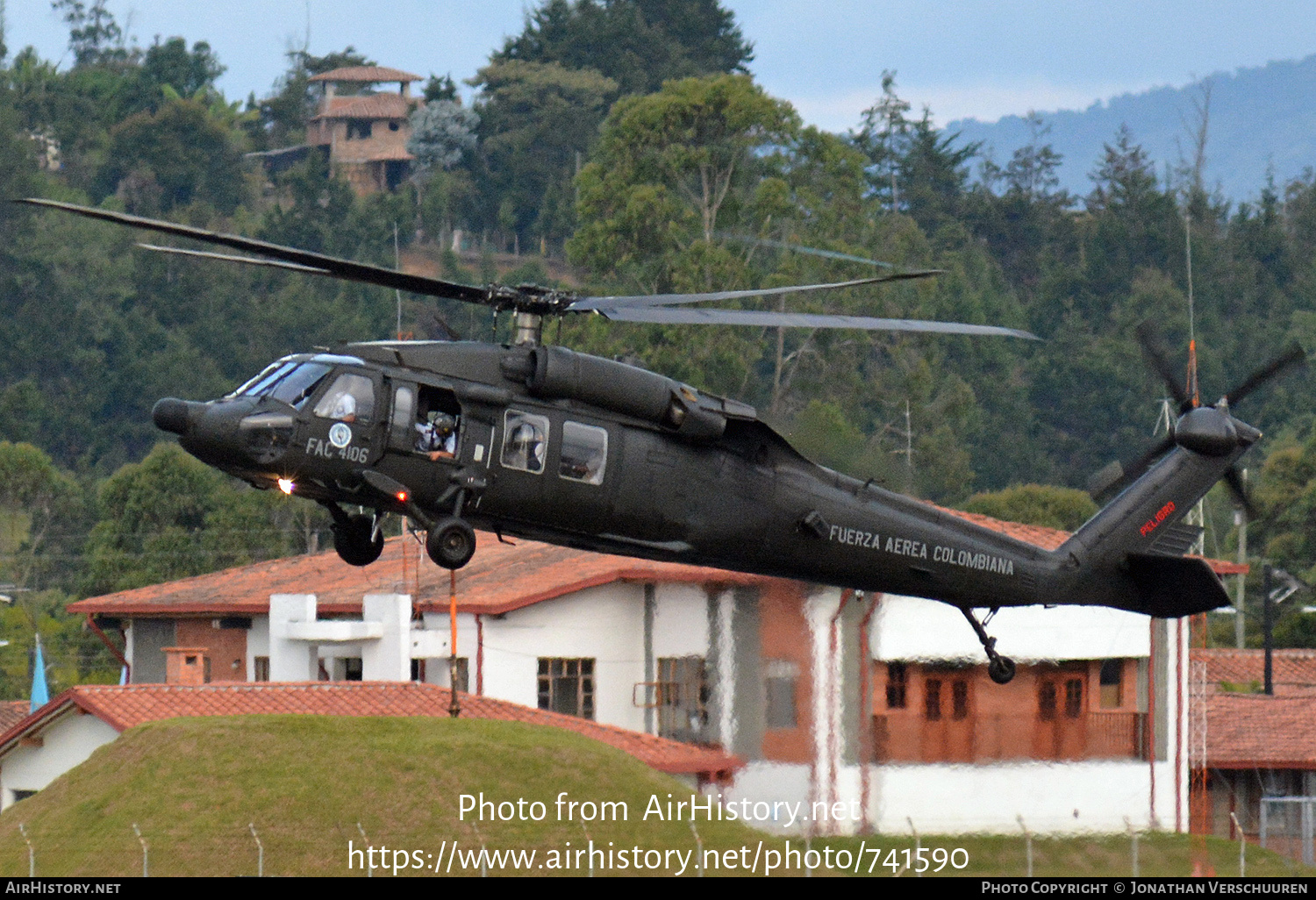 Aircraft Photo of FAC4106 | Sikorsky UH-60L Black Hawk (S-70A) | Colombia - Air Force | AirHistory.net #741590