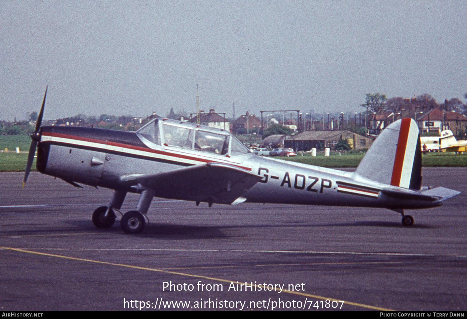 Aircraft Photo of G-AOZP | De Havilland DHC-1 Chipmunk Mk22 | AirHistory.net #741807