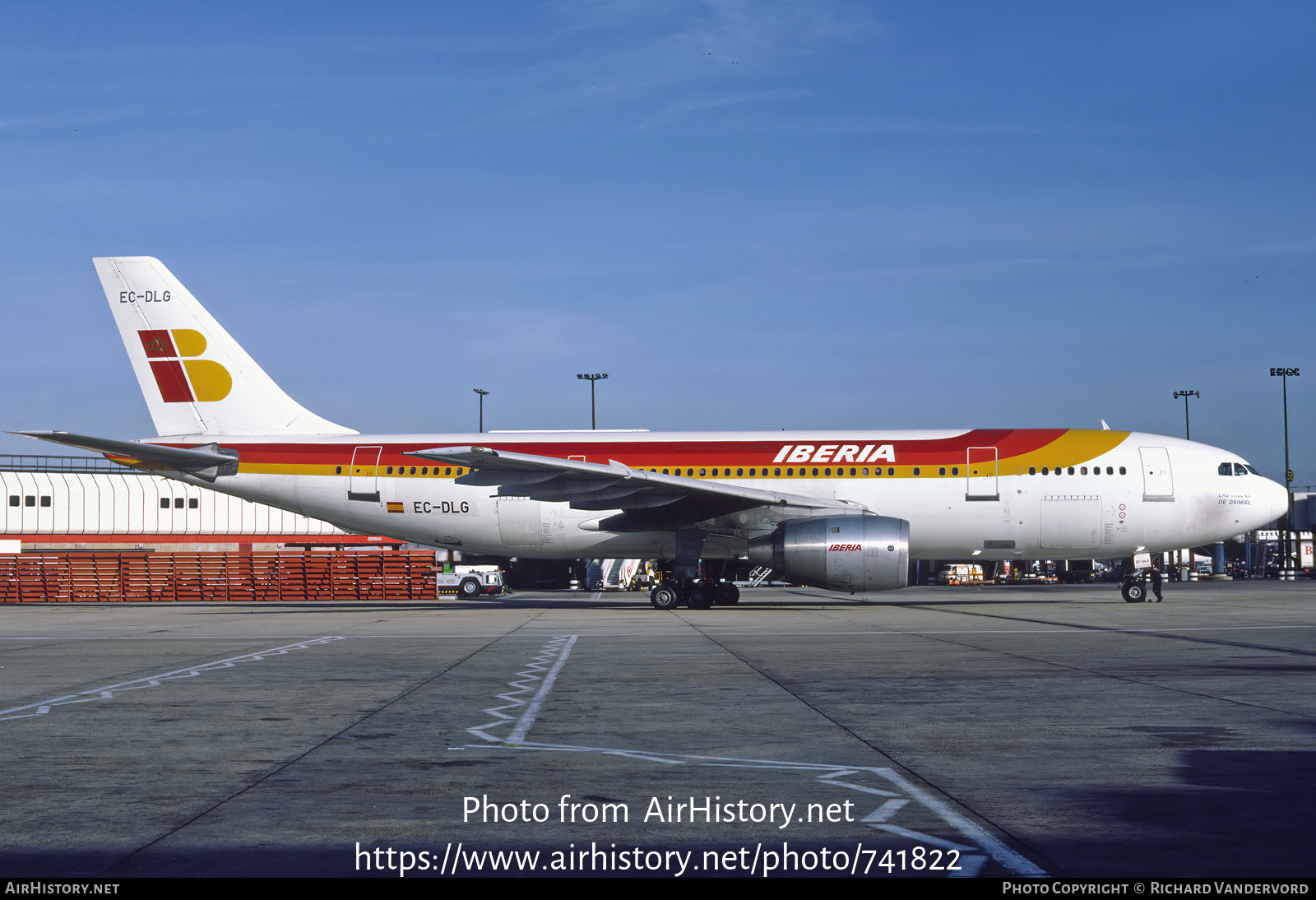 Aircraft Photo of EC-DLG | Airbus A300B4-120 | Iberia | AirHistory.net #741822