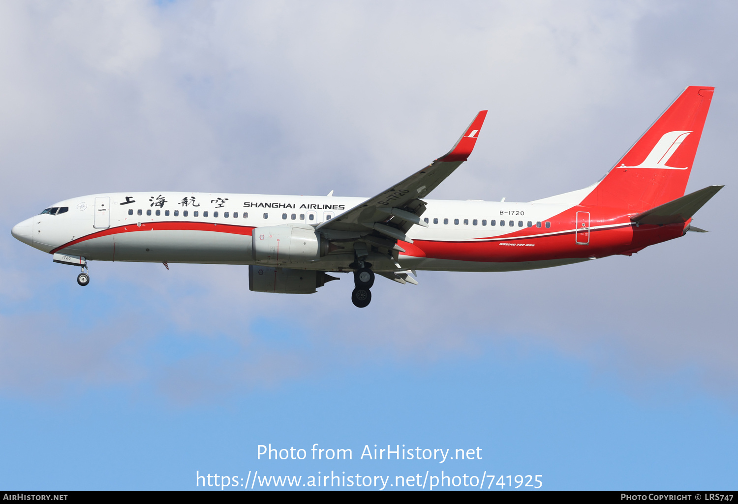 Aircraft Photo of B-1720 | Boeing 737-86D | Shanghai Airlines | AirHistory.net #741925