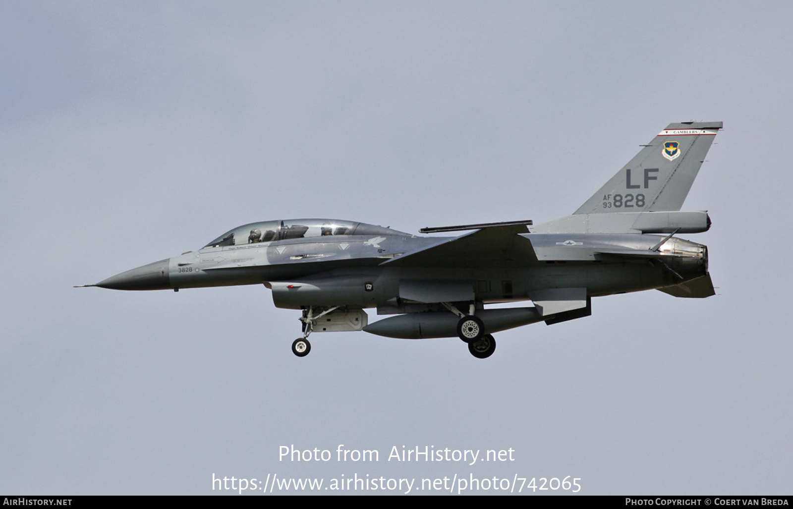 Aircraft Photo of 93-0828 / AF93-828 | General Dynamics F-16B Fighting Falcon | USA - Air Force | AirHistory.net #742065