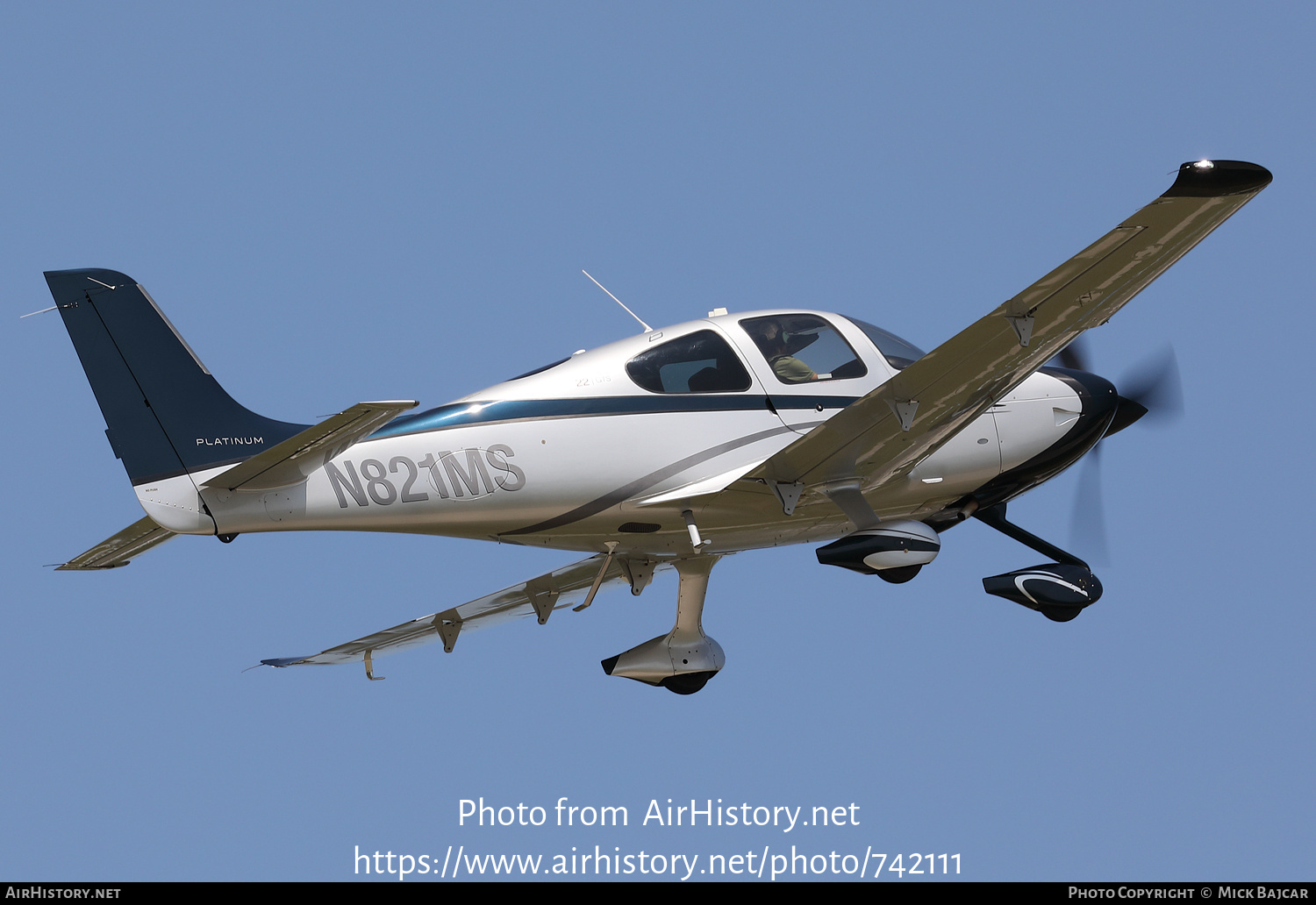 Aircraft Photo of N821MS | Cirrus SR-22 G5-GTS Platinum | AirHistory.net #742111