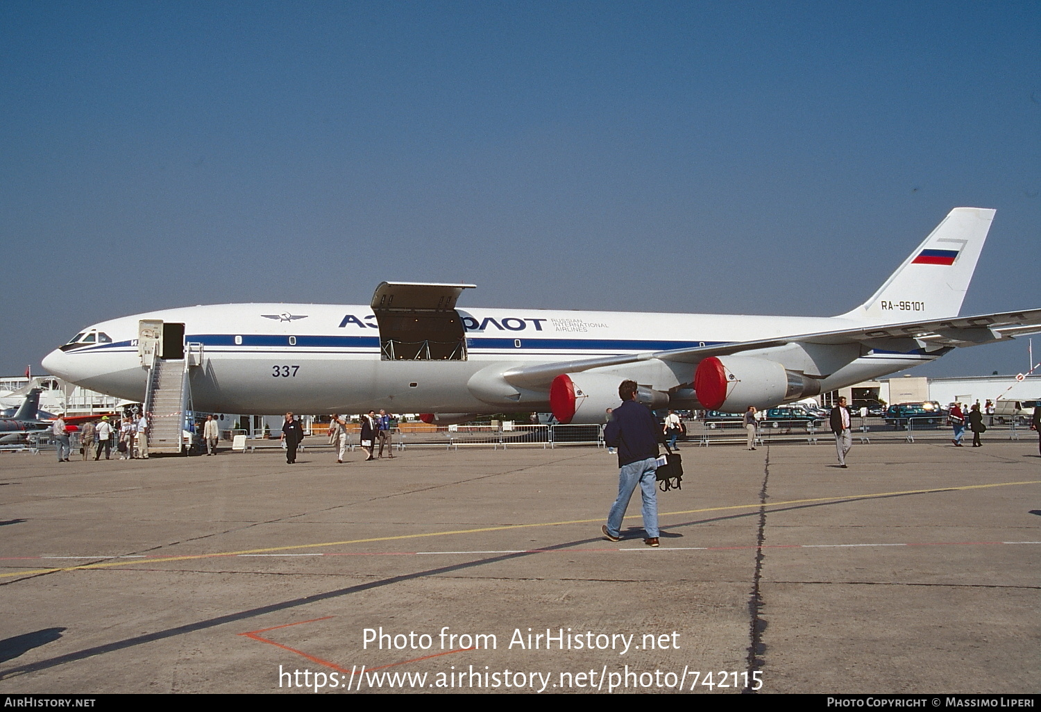 Aircraft Photo of RA-96101 | Ilyushin Il-96T | Aeroflot | AirHistory.net #742115