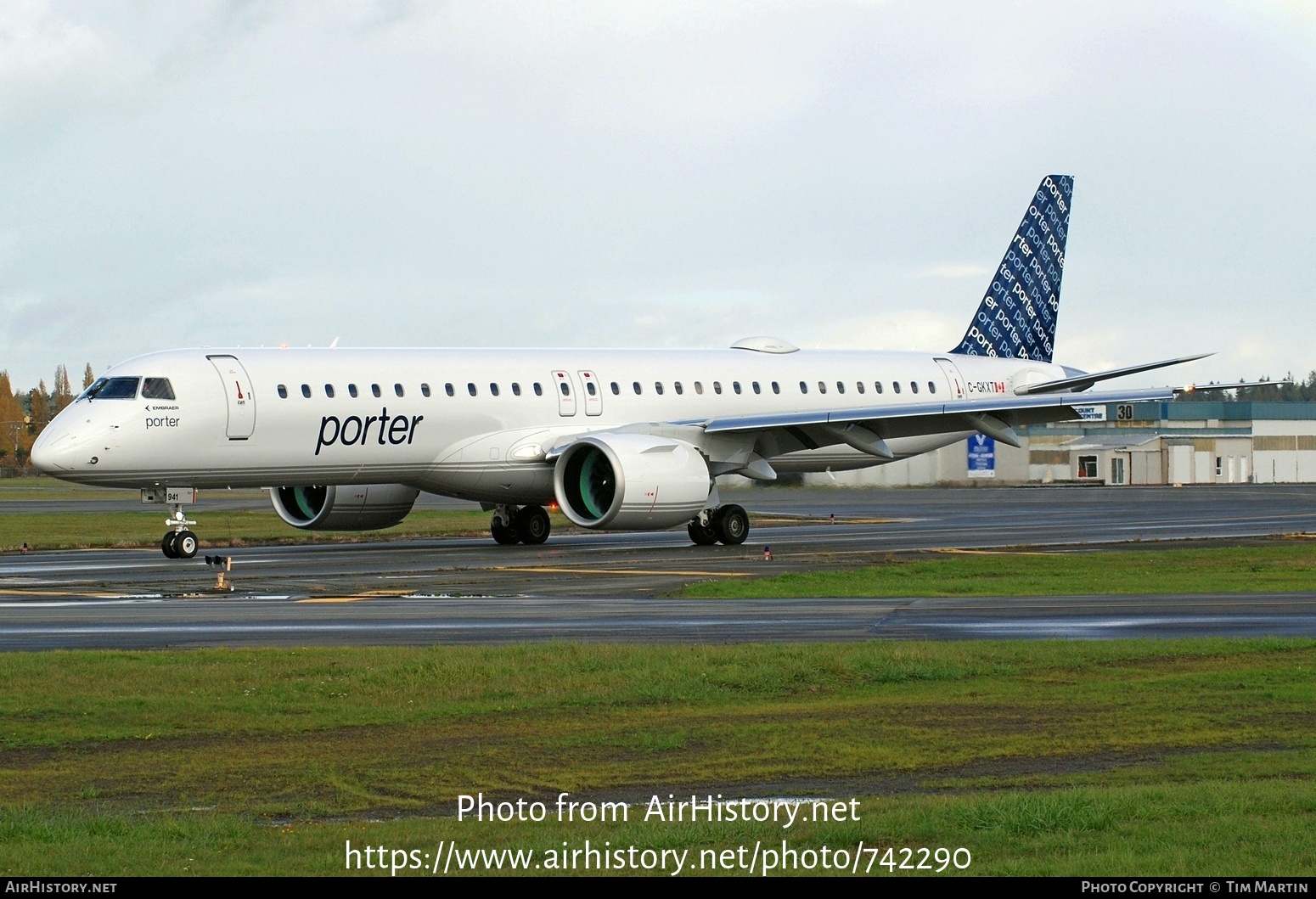 Aircraft Photo of C-GKXT | Embraer 195-E2 (ERJ-190-400) | Porter Airlines | AirHistory.net #742290