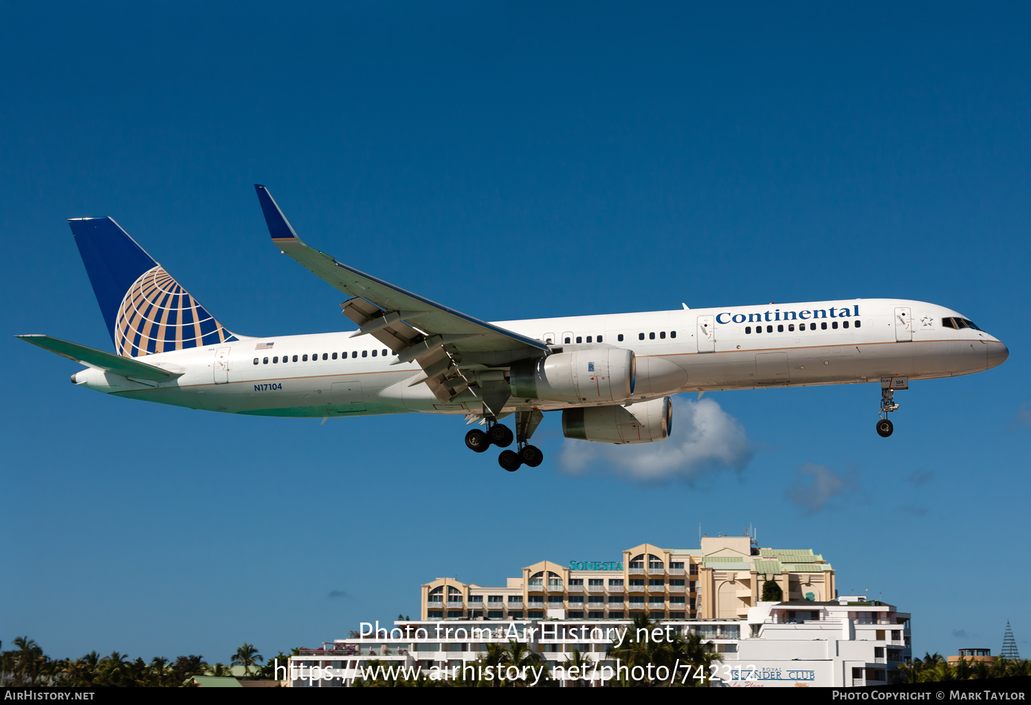 Aircraft Photo of N17104 | Boeing 757-224 | Continental Airlines | AirHistory.net #742312