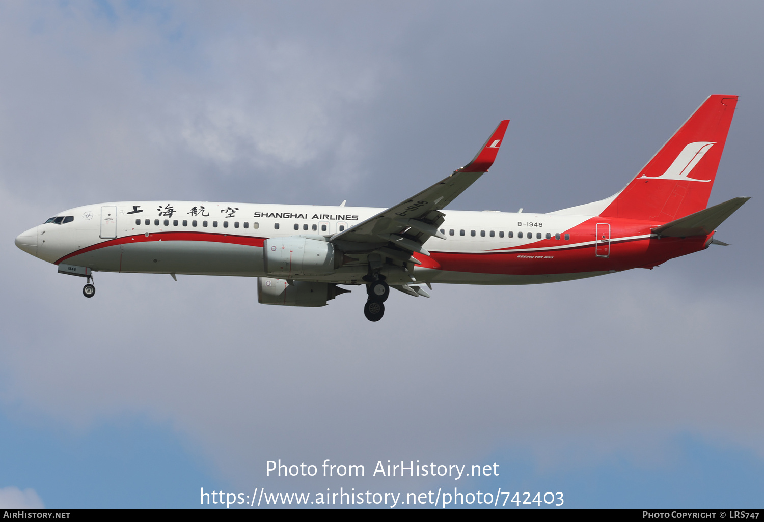 Aircraft Photo of B-1948 | Boeing 737-86D | Shanghai Airlines | AirHistory.net #742403