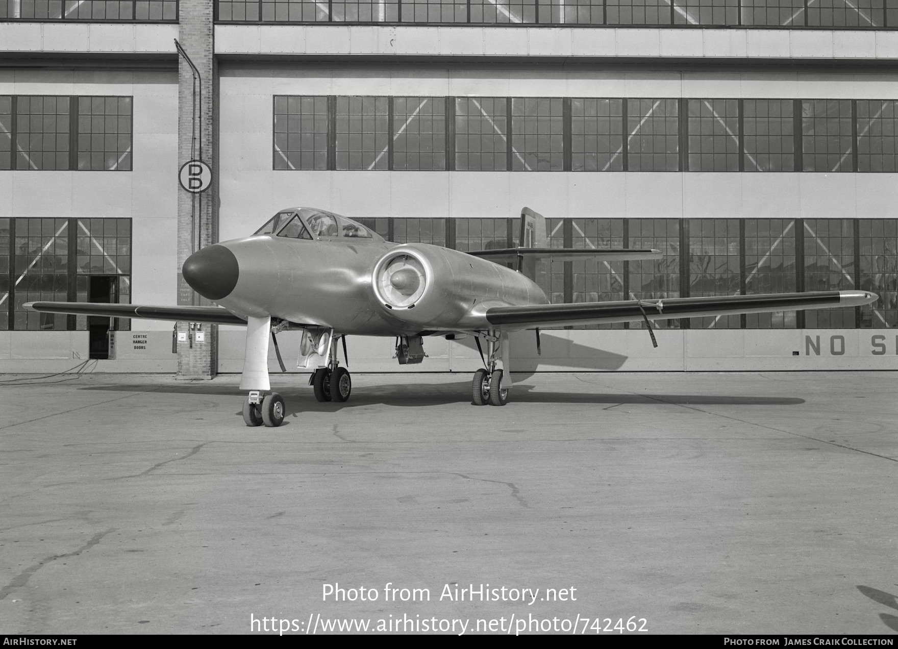 Aircraft Photo of 18105 | Avro Canada CF-100 Canuck Mk.2T | Canada - Air Force | AirHistory.net #742462