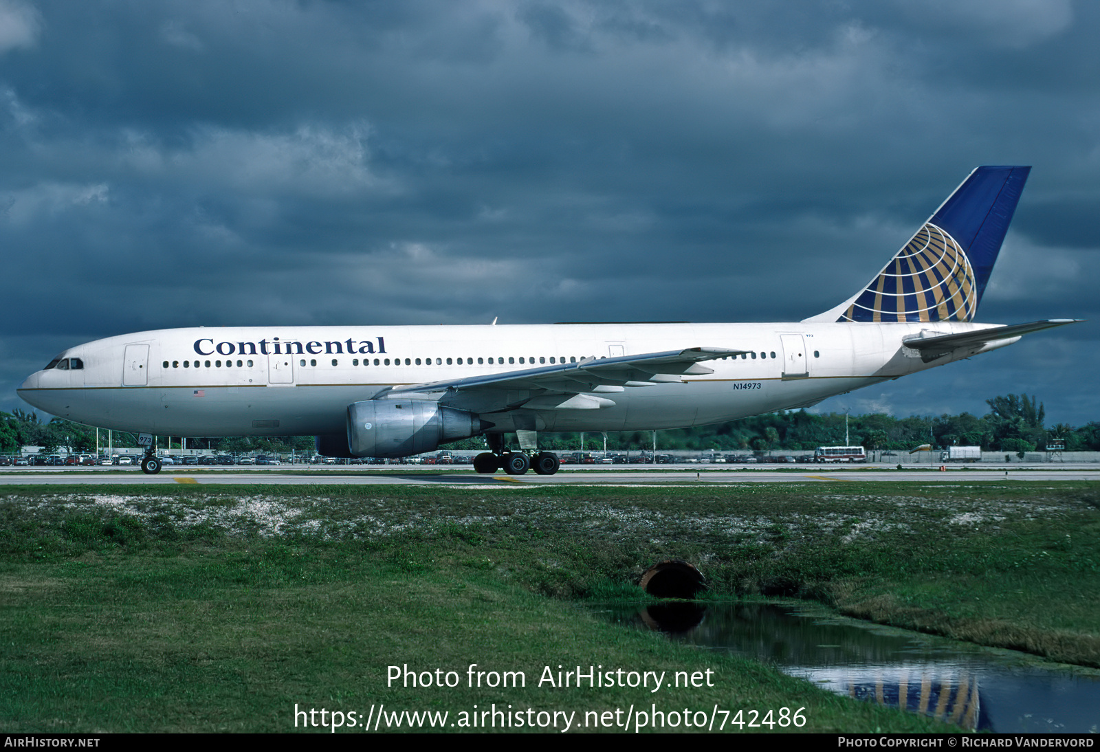 Aircraft Photo of N14973 | Airbus A300B4-203 | Continental Airlines | AirHistory.net #742486