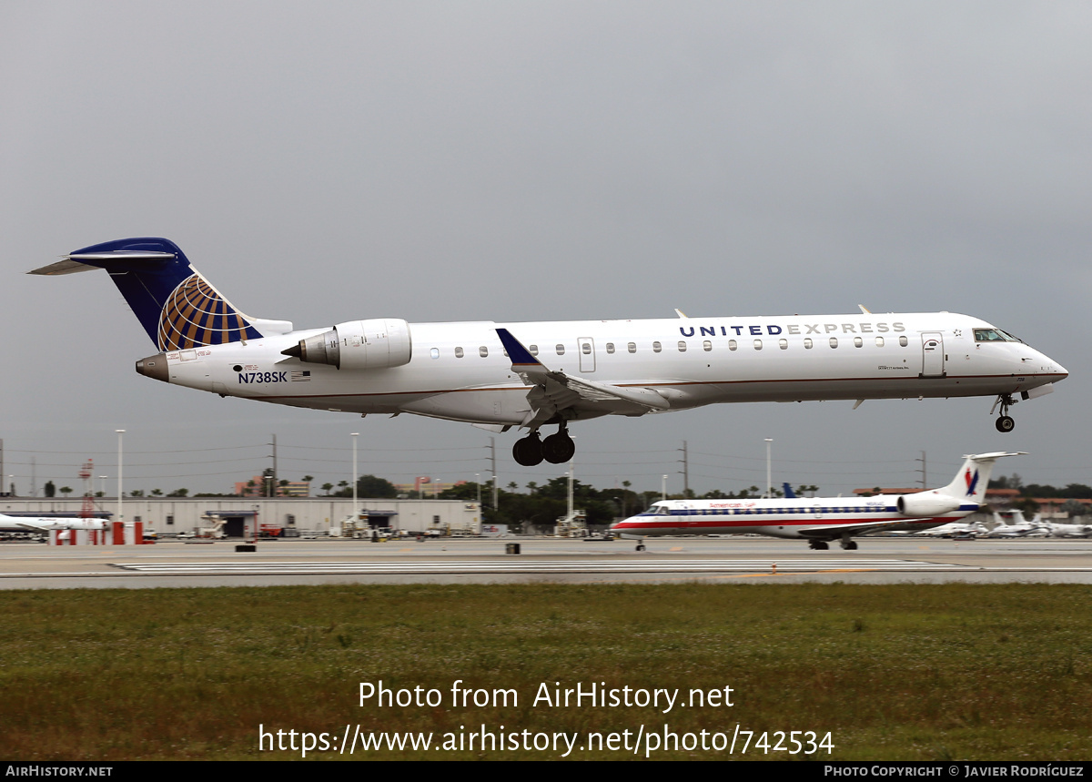 Aircraft Photo of N738SK | Bombardier CRJ-700 (CL-600-2C10) | United Express | AirHistory.net #742534