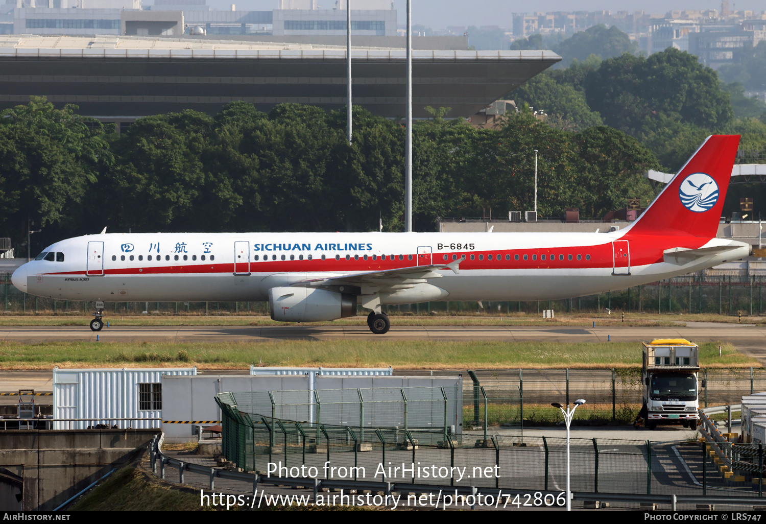 Aircraft Photo of B-6845 | Airbus A321-231 | Sichuan Airlines | AirHistory.net #742806