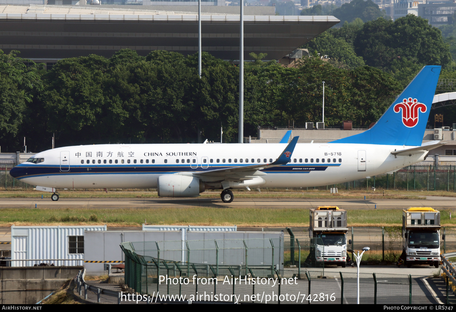 Aircraft Photo of B-5718 | Boeing 737-81B | China Southern Airlines | AirHistory.net #742816