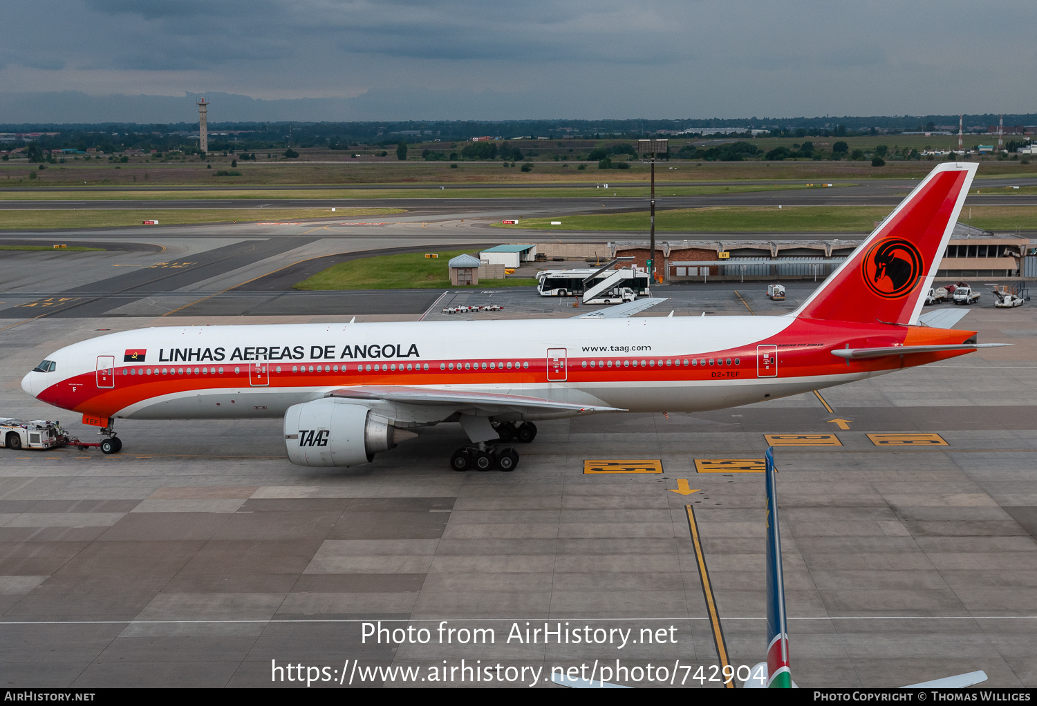 Aircraft Photo of D2-TEF | Boeing 777-2M2/ER | TAAG Angola Airlines - Linhas Aéreas de Angola | AirHistory.net #742904