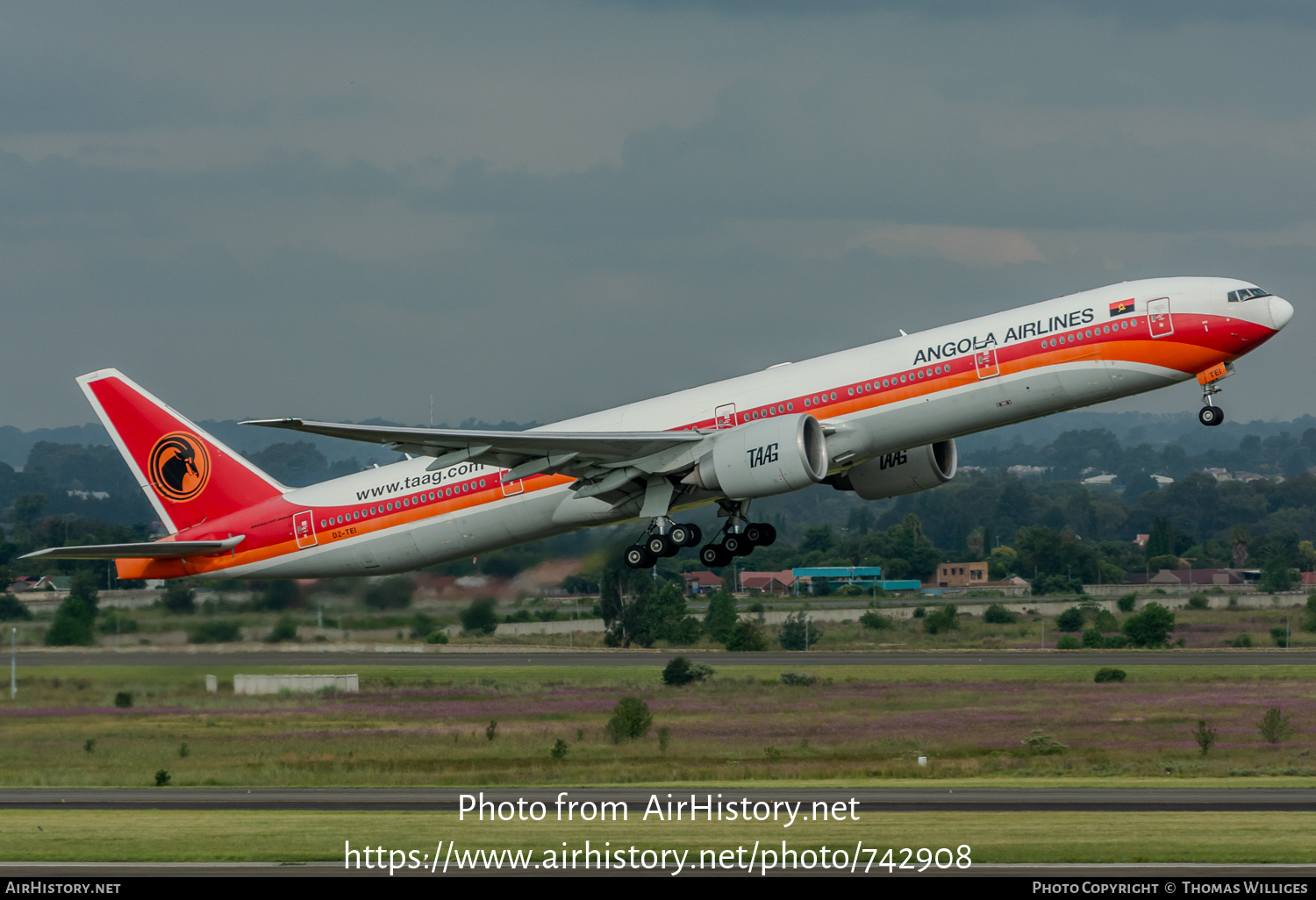 Aircraft Photo of D2-TEI | Boeing 777-3M2/ER | TAAG Angola Airlines - Linhas Aéreas de Angola | AirHistory.net #742908