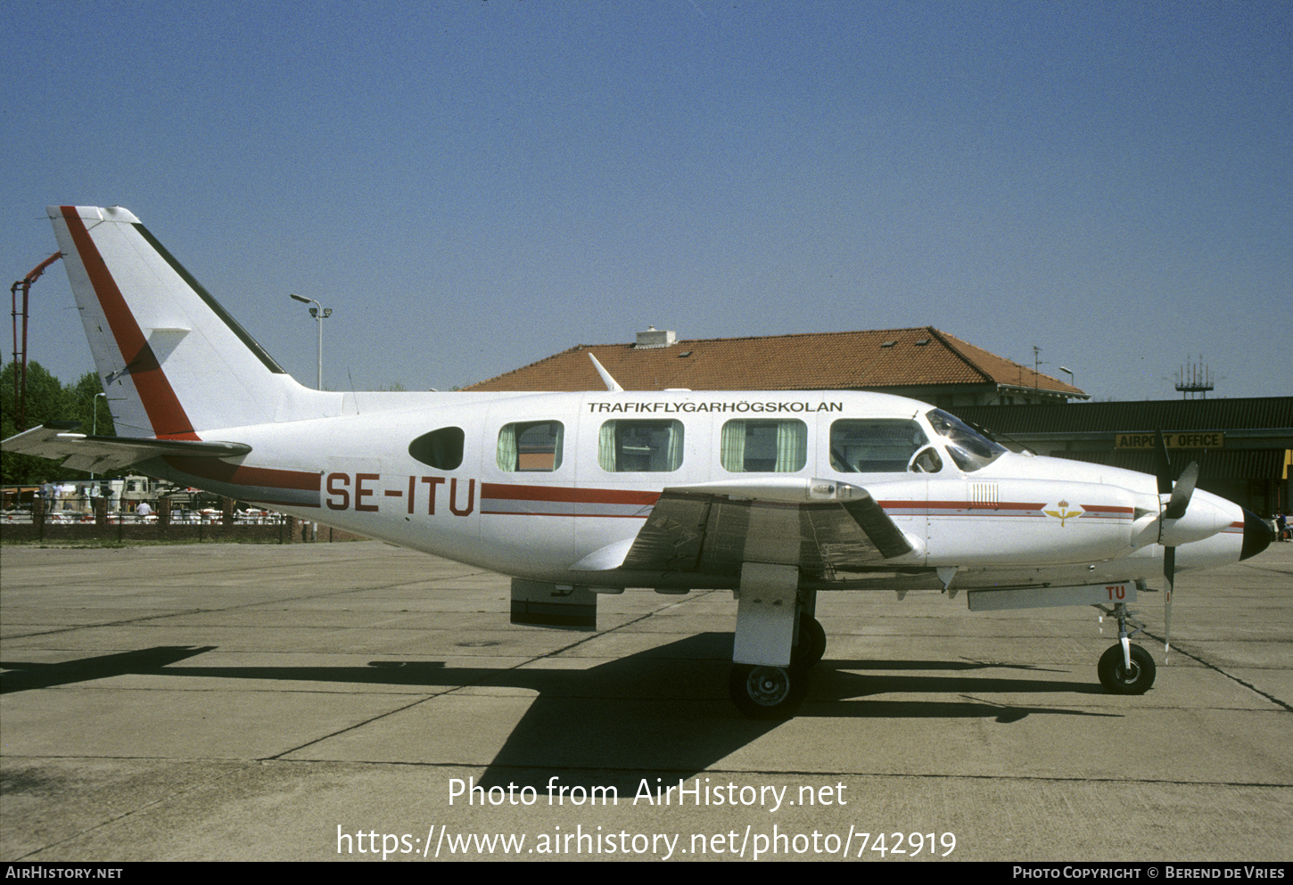 Aircraft Photo of SE-ITU | Piper PA-31-310 Navajo C | Trafikflygarhögskolan | AirHistory.net #742919