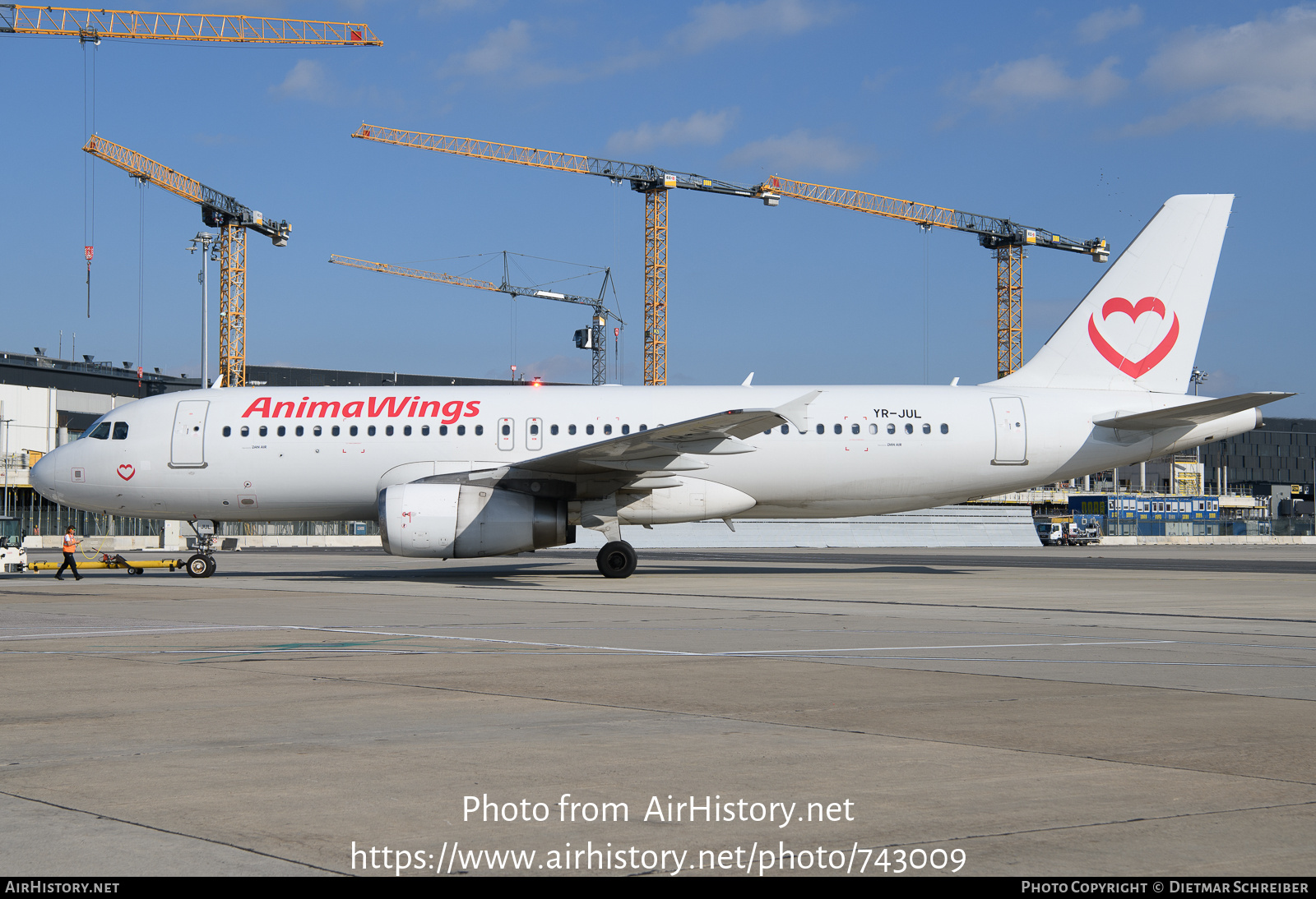 Aircraft Photo of YR-JUL | Airbus A320-232 | Animawings | AirHistory.net #743009