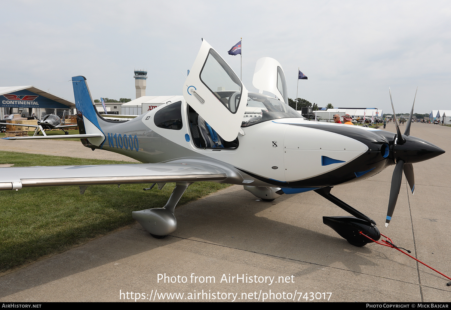 Aircraft Photo of N10000 | Cirrus SR-22T G7-GTS | AirHistory.net #743017