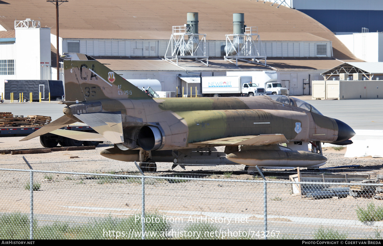 Aircraft Photo of 63-7519 / AF63-519 | McDonnell F-4C Phantom II | USA - Air Force | AirHistory.net #743267