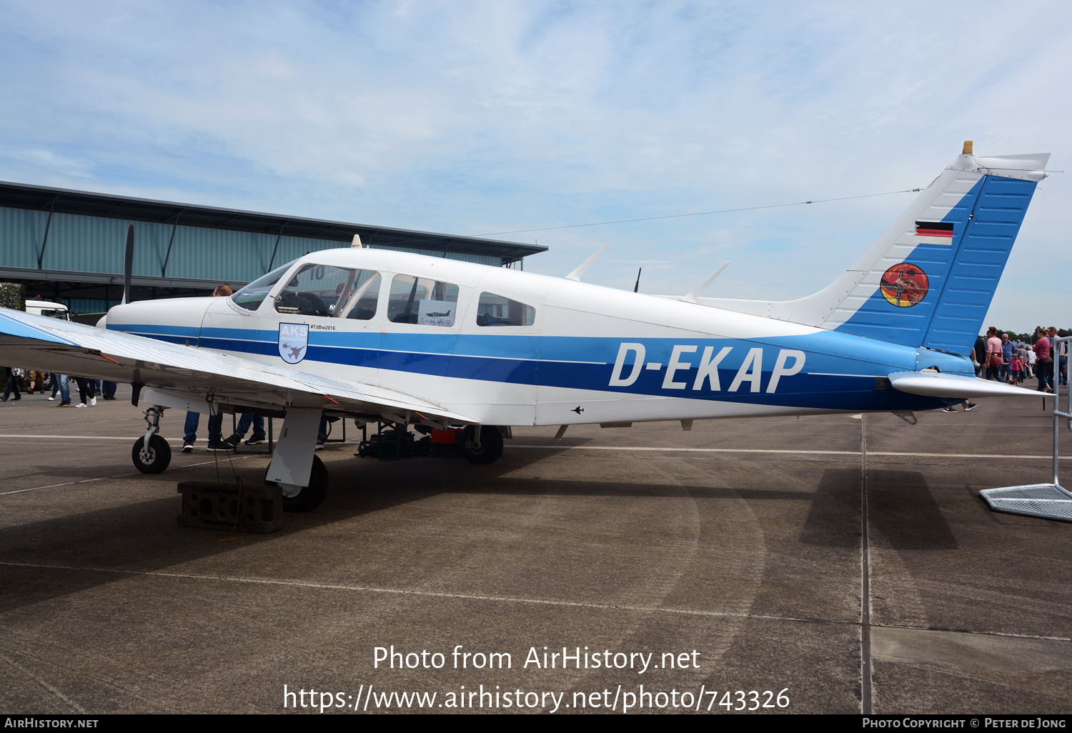 Aircraft Photo of D-EKAP | Piper PA-28R-200 Cherokee Arrow II | AKS Aviation | AirHistory.net #743326