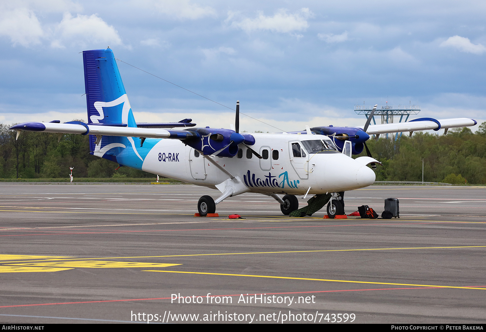 Aircraft Photo of 8Q-RAK | De Havilland Canada DHC-6-300 Twin Otter | Manta Air | AirHistory.net #743599