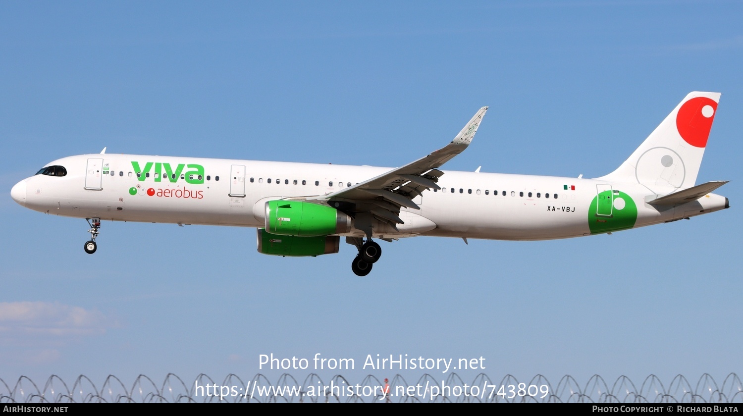 Aircraft Photo of XA-VBJ | Airbus A320-232 | Viva Aerobús | AirHistory.net #743809