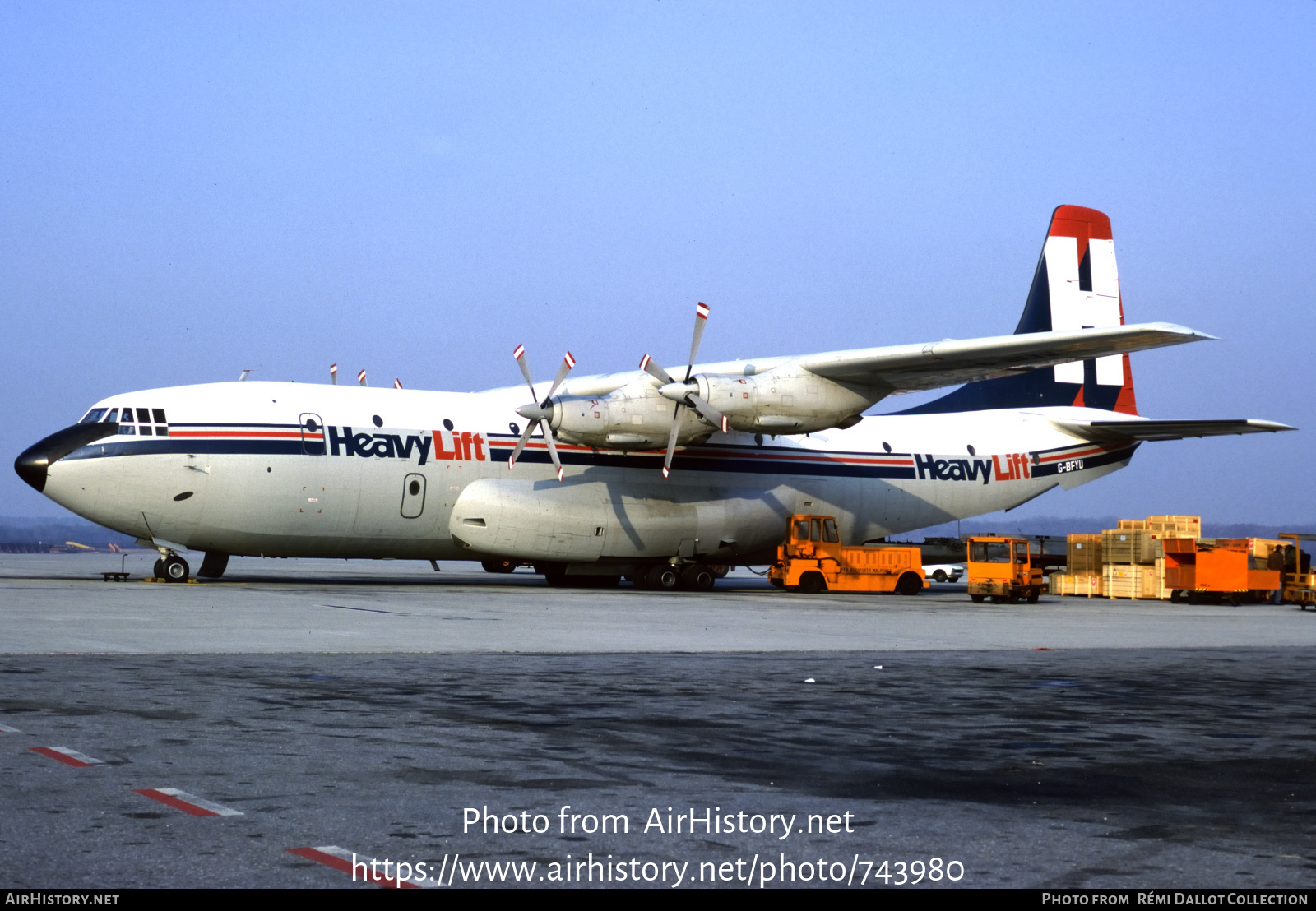 Aircraft Photo of G-BFYU | Short SC.5 Belfast C1 | HeavyLift Cargo Airlines | AirHistory.net #743980