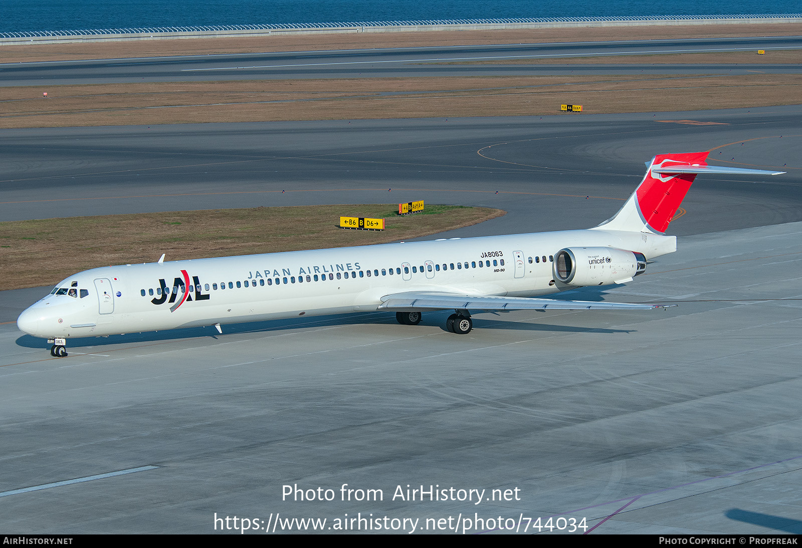 Aircraft Photo of JA8063 | McDonnell Douglas MD-90-30 | Japan Airlines - JAL | AirHistory.net #744034