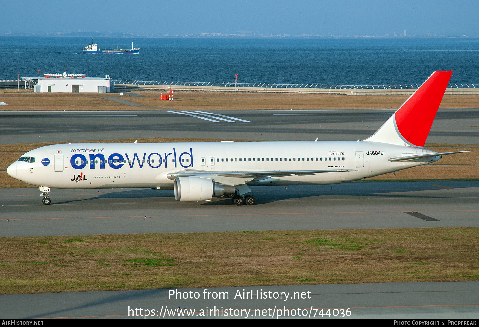 Aircraft Photo of JA604J | Boeing 767-346/ER | Japan Airlines - JAL | AirHistory.net #744036