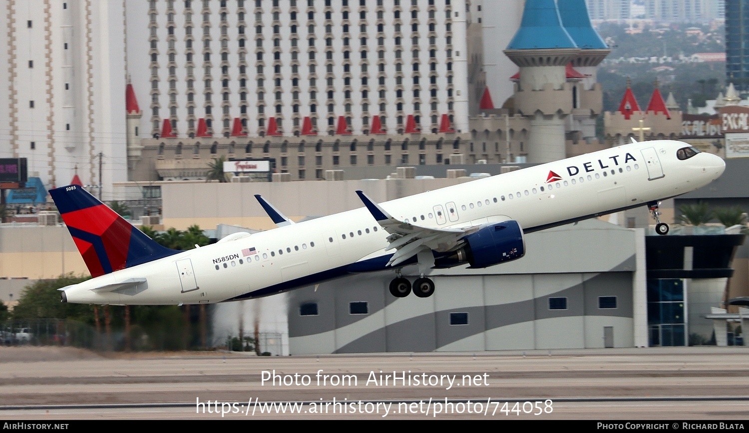 Aircraft Photo of N585DN | Airbus A321-271NX | Delta Air Lines | AirHistory.net #744058