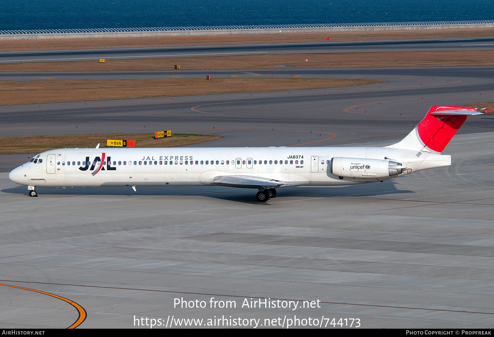 Aircraft Photo of JA8374 | McDonnell Douglas MD-81 (DC-9-81) | JAL Express - JAL | AirHistory.net #744173