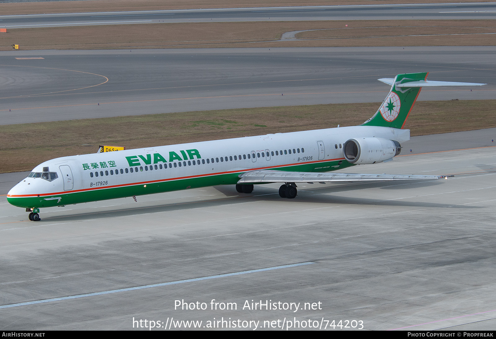 Aircraft Photo of B-17926 | McDonnell Douglas MD-90-30 | EVA Air | AirHistory.net #744203