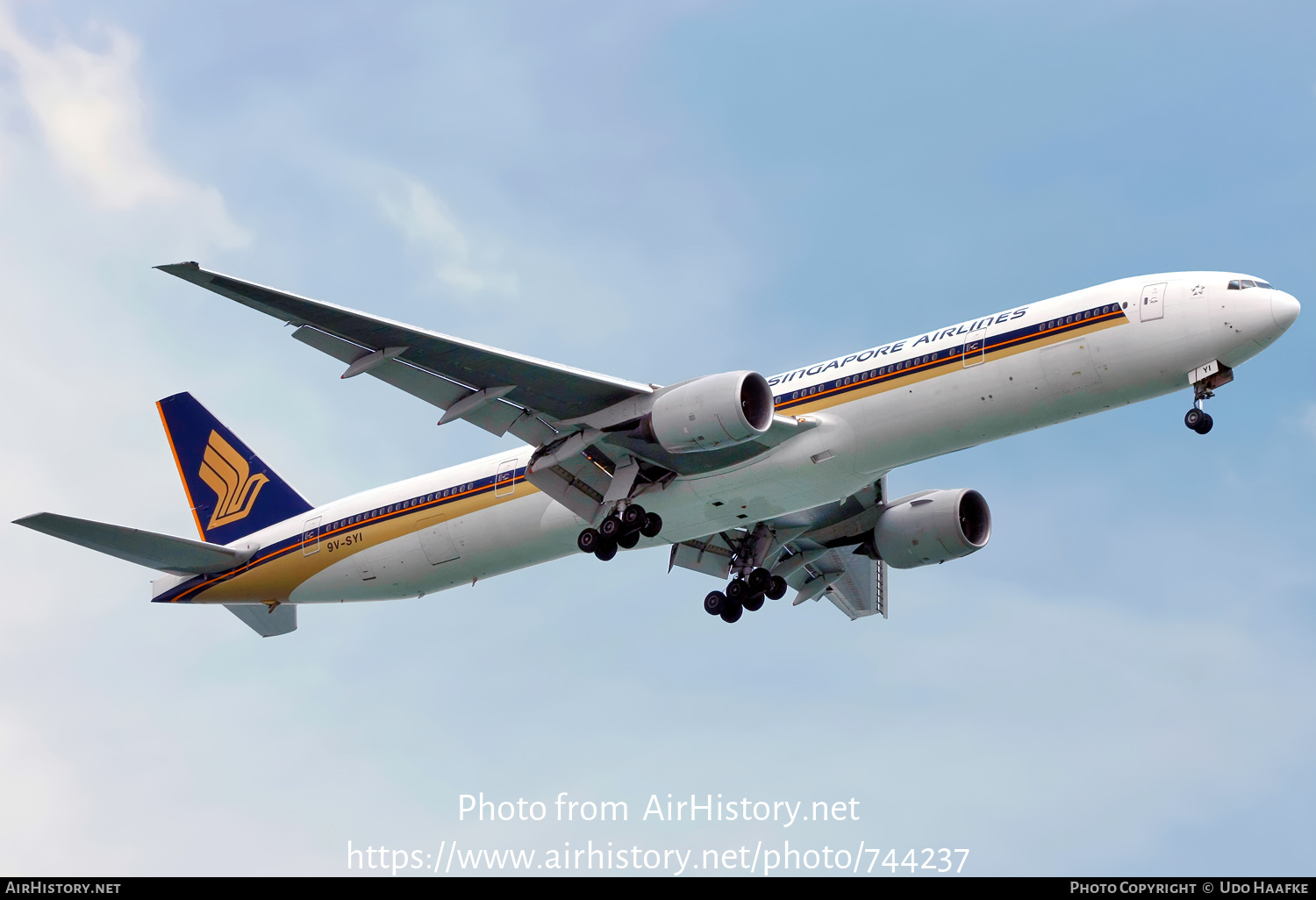 Aircraft Photo of 9V-SYI | Boeing 777-312 | Singapore Airlines | AirHistory.net #744237