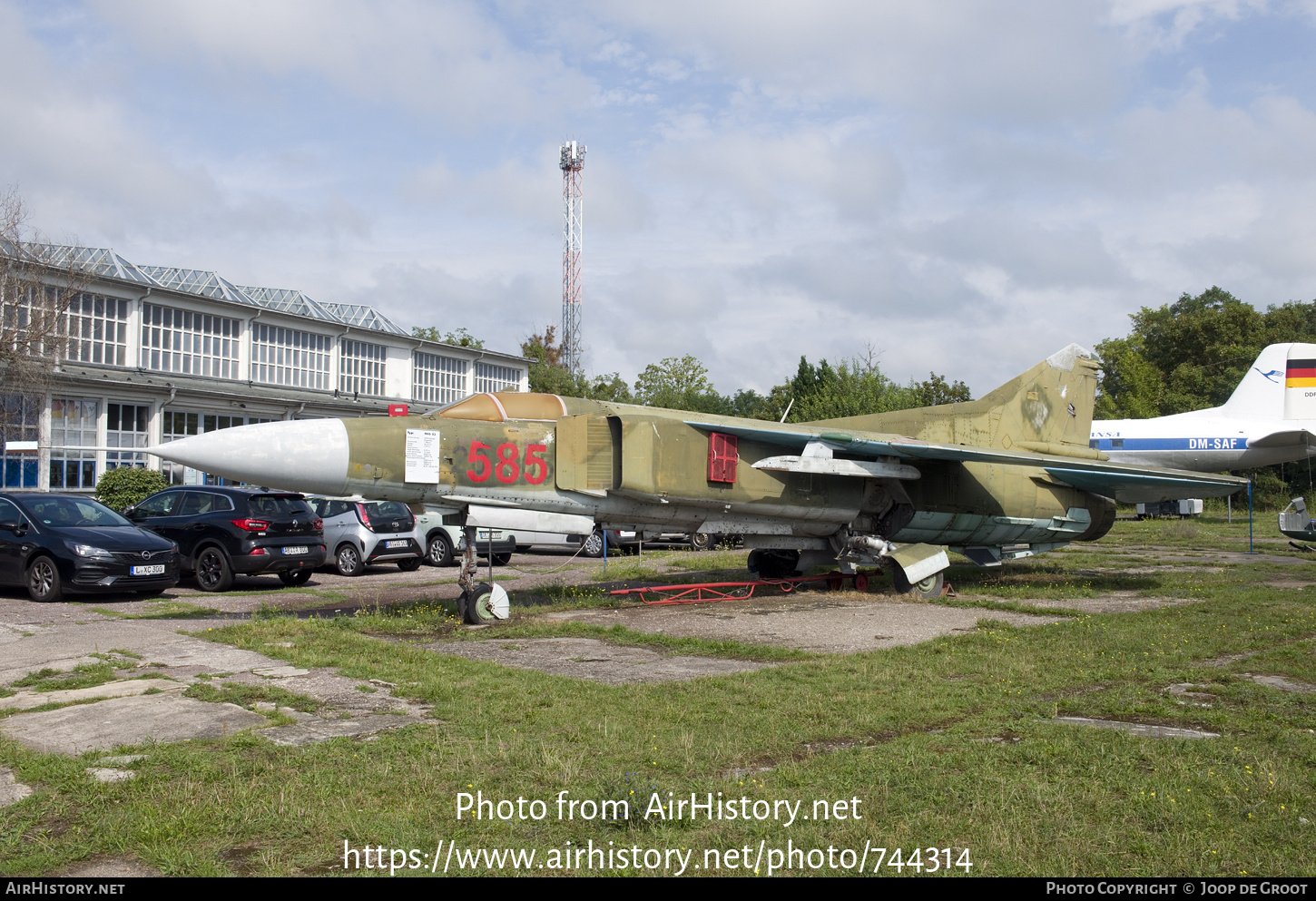 Aircraft Photo of 585 | Mikoyan-Gurevich MiG-23MF | East Germany - Air Force | AirHistory.net #744314