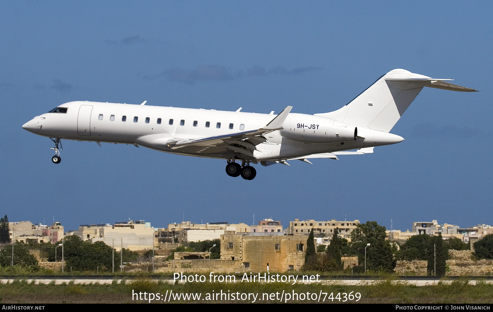 Aircraft Photo of 9H-JSY | Bombardier Global Express (BD-700-1A10) | AirHistory.net #744369