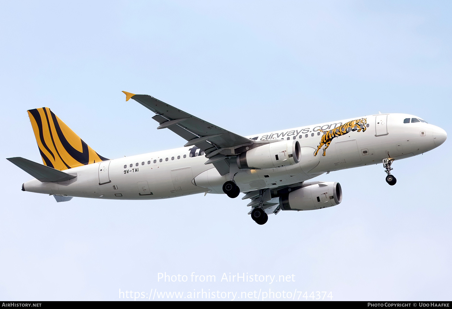 Aircraft Photo of 9V-TAI | Airbus A320-232 | Tiger Airways | AirHistory.net #744374