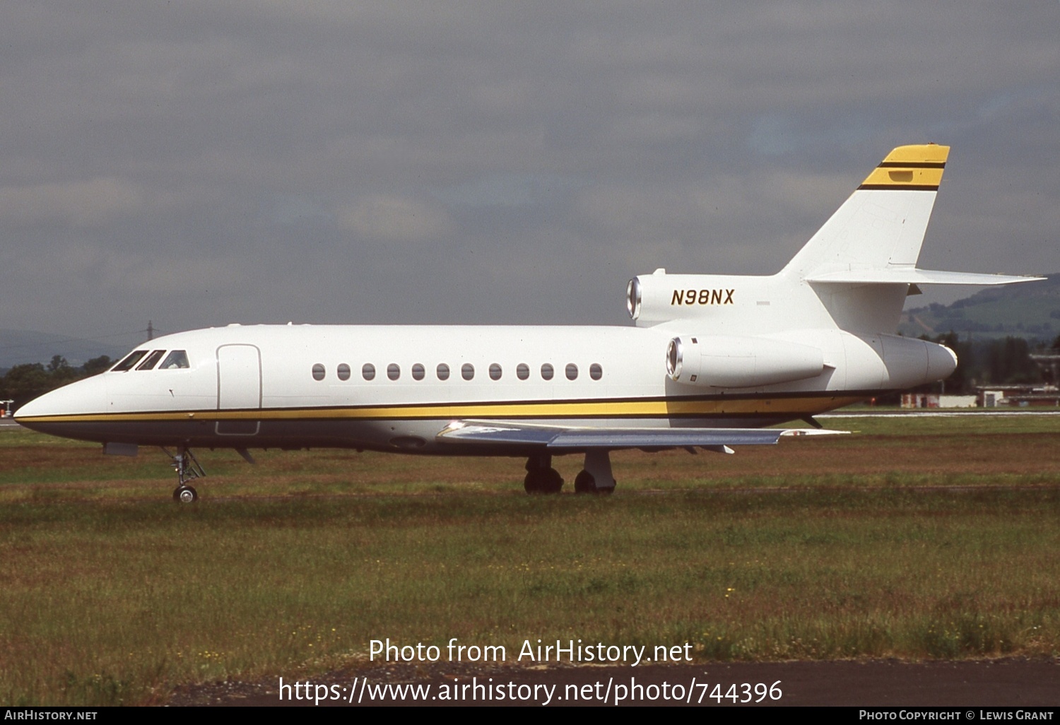 Aircraft Photo of N98NX | Dassault Falcon 900B | AirHistory.net #744396