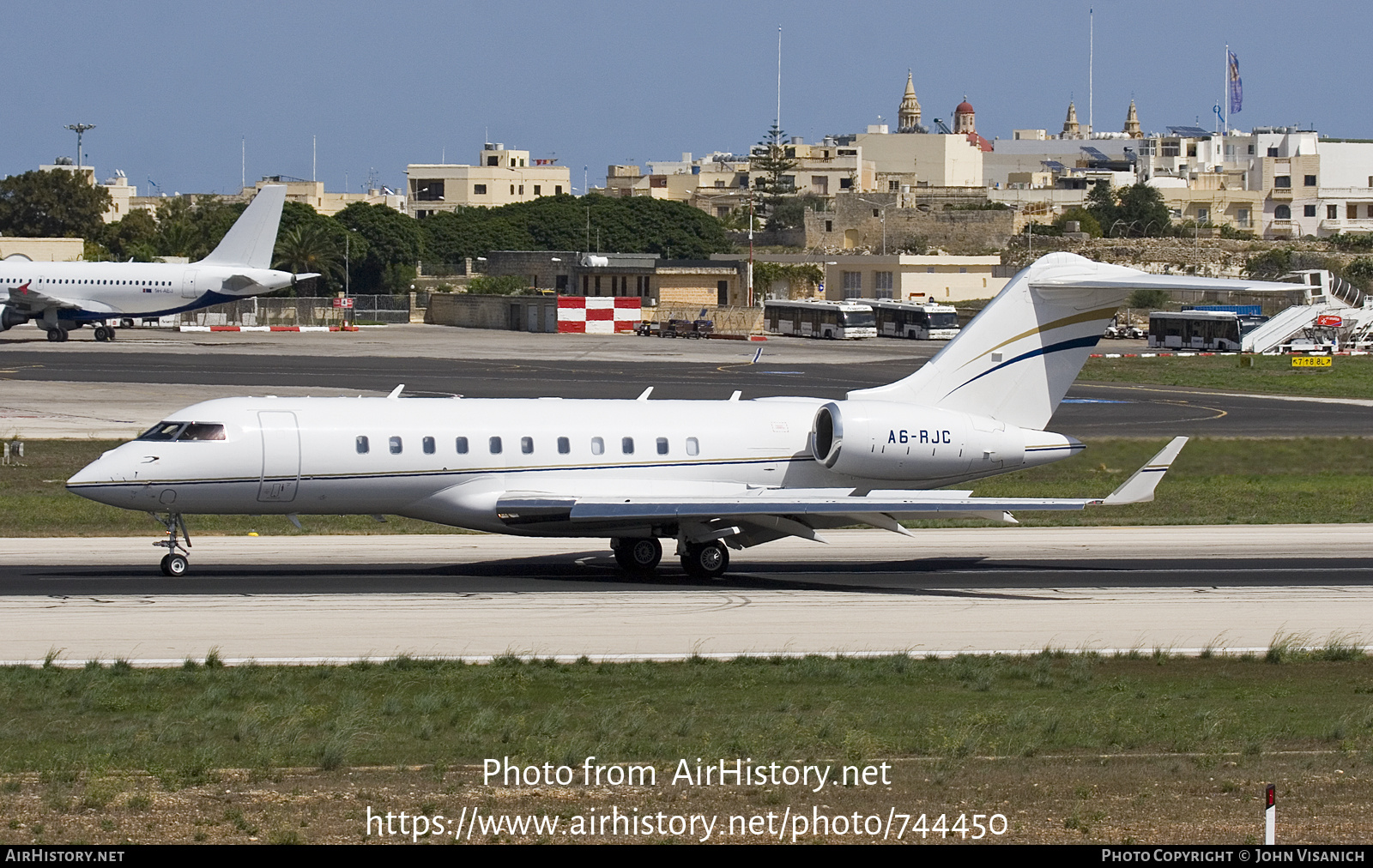 Aircraft Photo of A6-RJC | Bombardier Global 5000 (BD-700-1A11) | AirHistory.net #744450