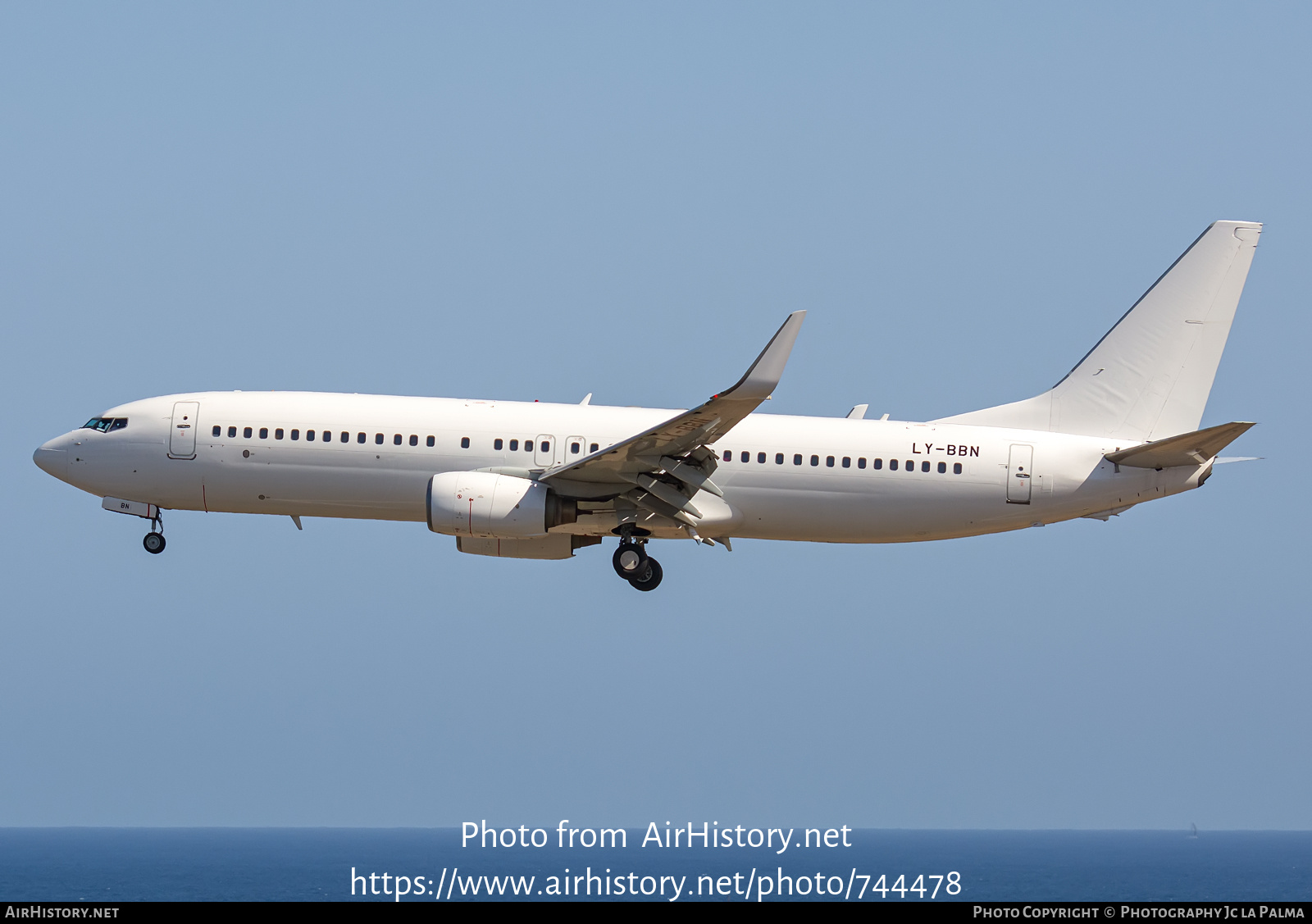 Aircraft Photo of LY-BBN | Boeing 737-8GJ | AirHistory.net #744478