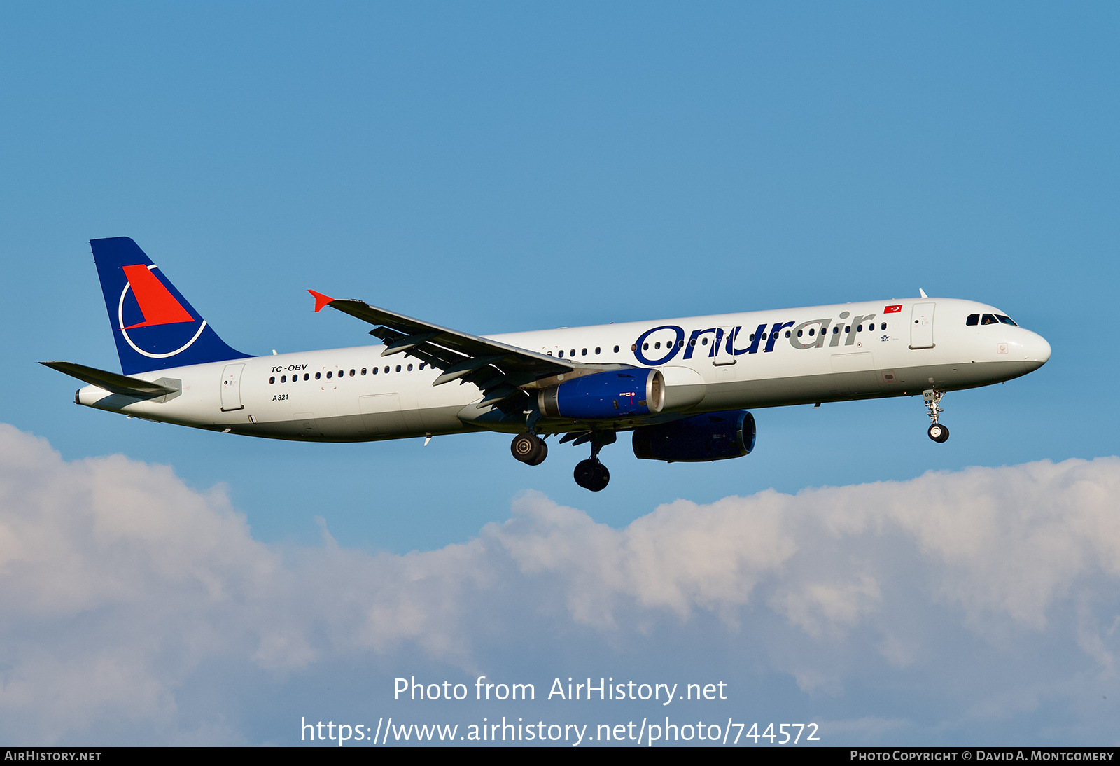 Aircraft Photo of TC-OBV | Airbus A321-231 | Onur Air | AirHistory.net #744572