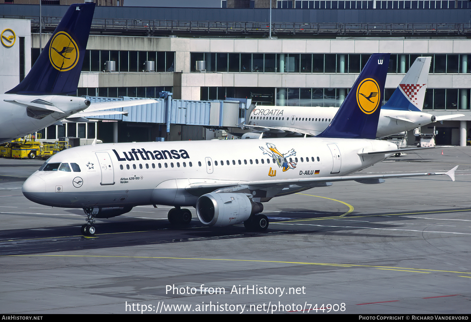 Aircraft Photo of D-AILU | Airbus A319-114 | Lufthansa | AirHistory.net #744908