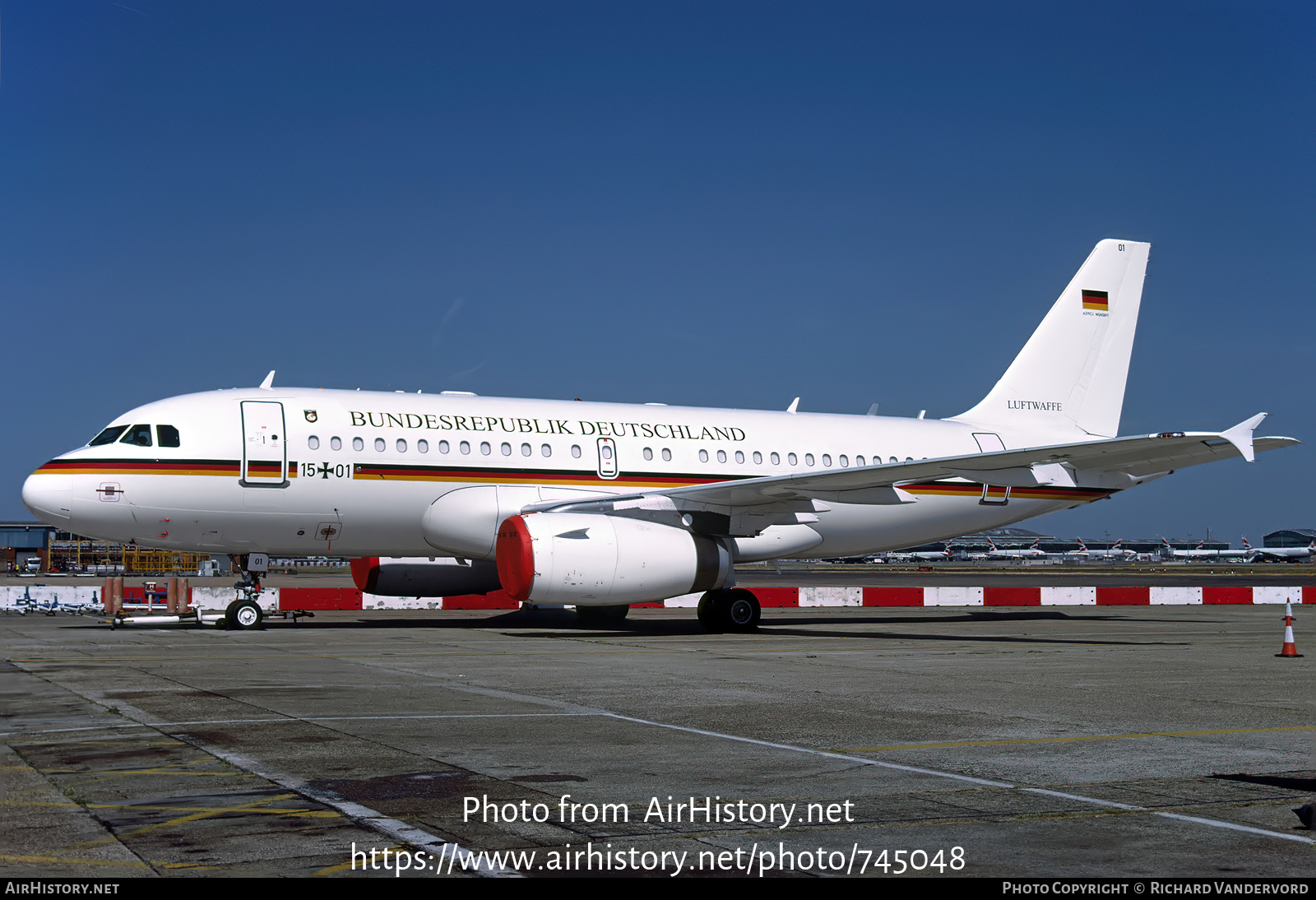 Aircraft Photo of 1501 | Airbus ACJ319 (A319-133/CJ) | Germany - Air Force | AirHistory.net #745048