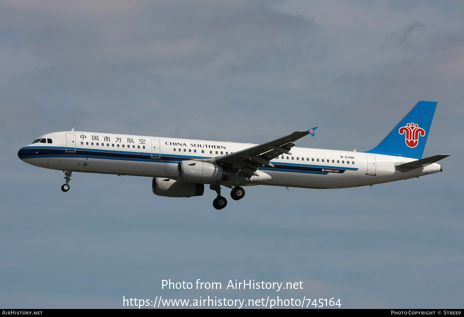 Aircraft Photo of B-6398 | Airbus A321-231 | China Southern Airlines | AirHistory.net #745164