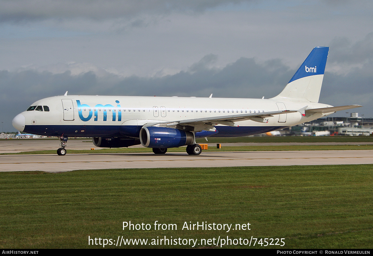 Aircraft Photo of G-MEDU | Airbus A321-231 | BMI - British Midland International | AirHistory.net #745225