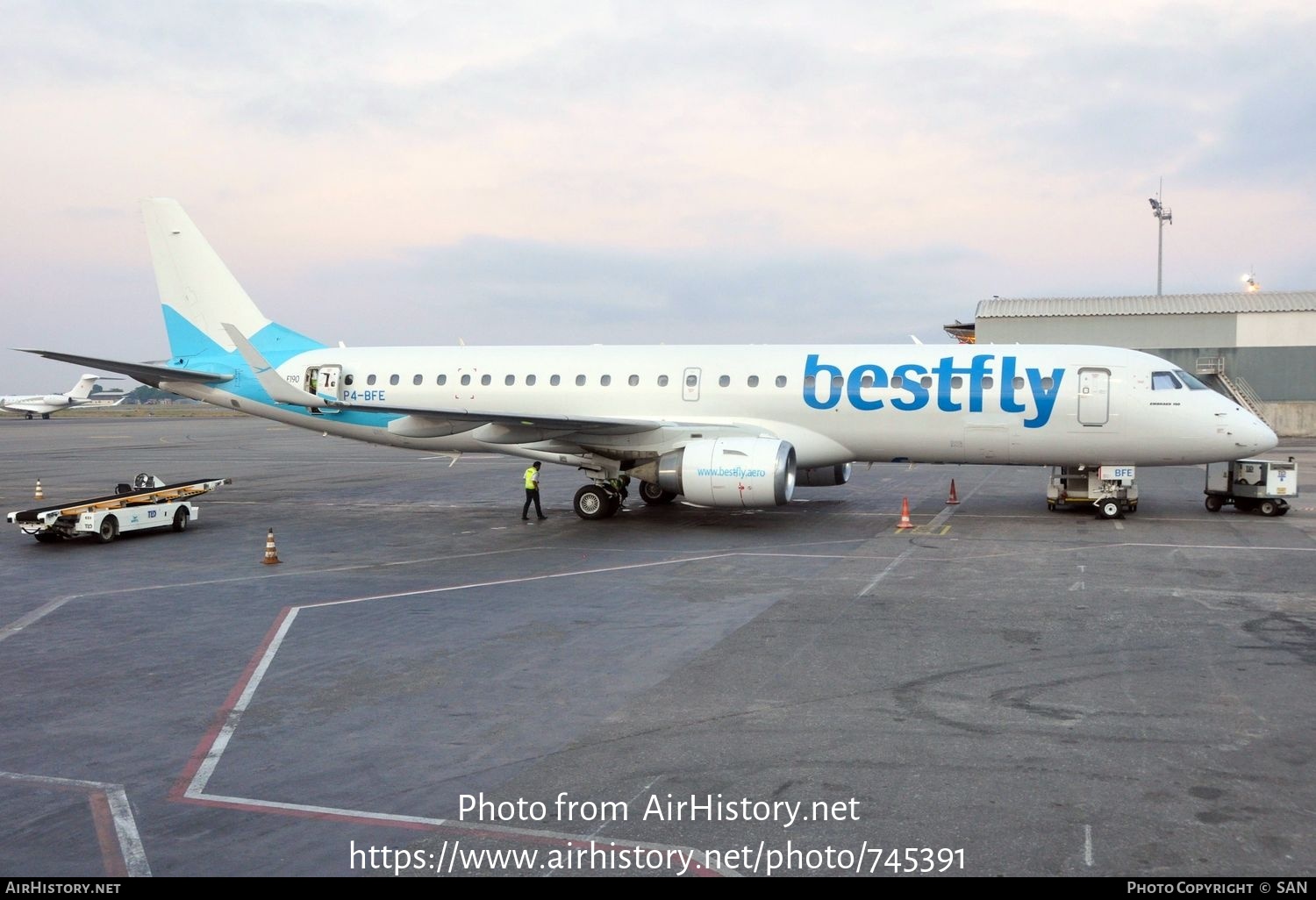 Aircraft Photo of P4-BFE | Embraer 190AR (ERJ-190-100IGW) | BestFly | AirHistory.net #745391