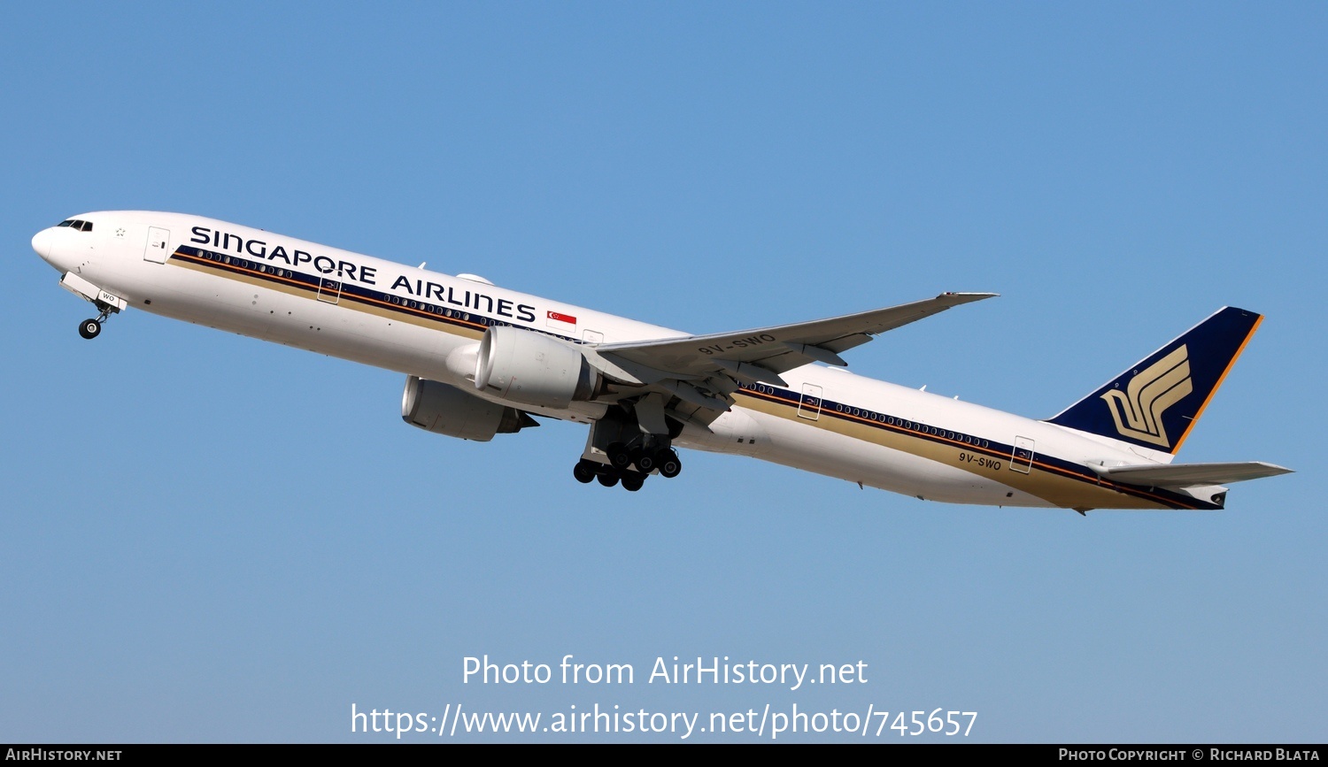 Aircraft Photo of 9V-SWO | Boeing 777-312/ER | Singapore Airlines | AirHistory.net #745657