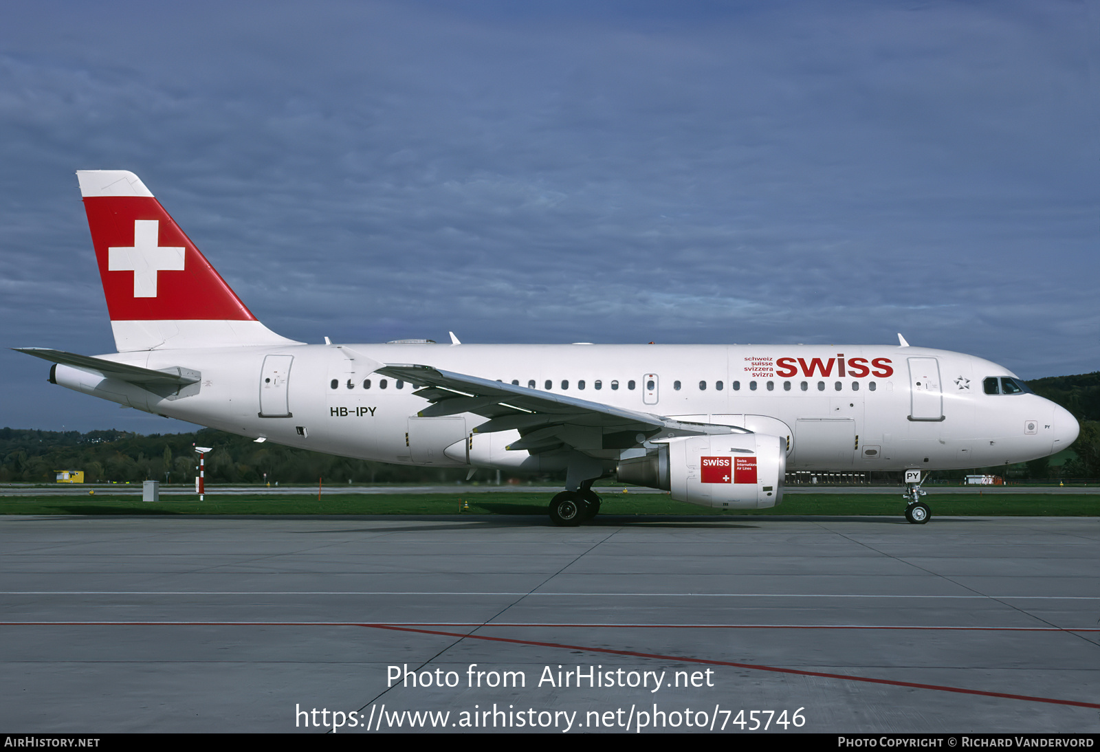 Aircraft Photo of HB-IPY | Airbus A319-112 | Swiss International Air Lines | AirHistory.net #745746