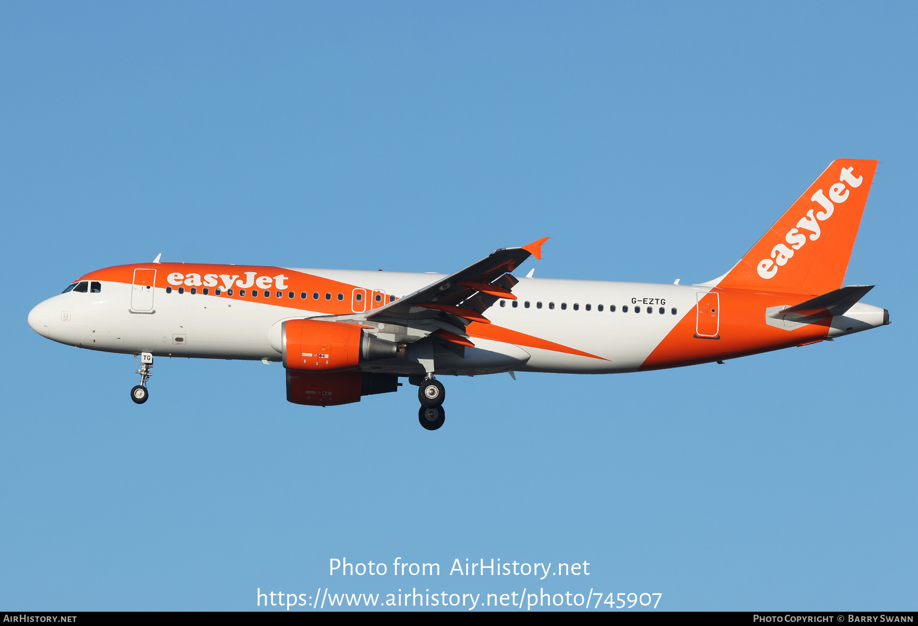 Aircraft Photo of G-EZTG | Airbus A320-214 | EasyJet | AirHistory.net #745907